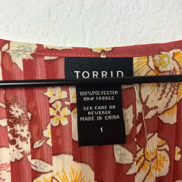 TORRID FLORAL PRINT CHIFFON PLEATED WOMEN BLOUSE PLUS SIZE 1 OR 1X BRAND NEW - Picture 3 of 6